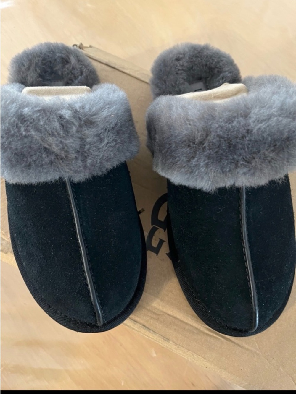 UGG Kids Scuffette II Slippers in Charcoal